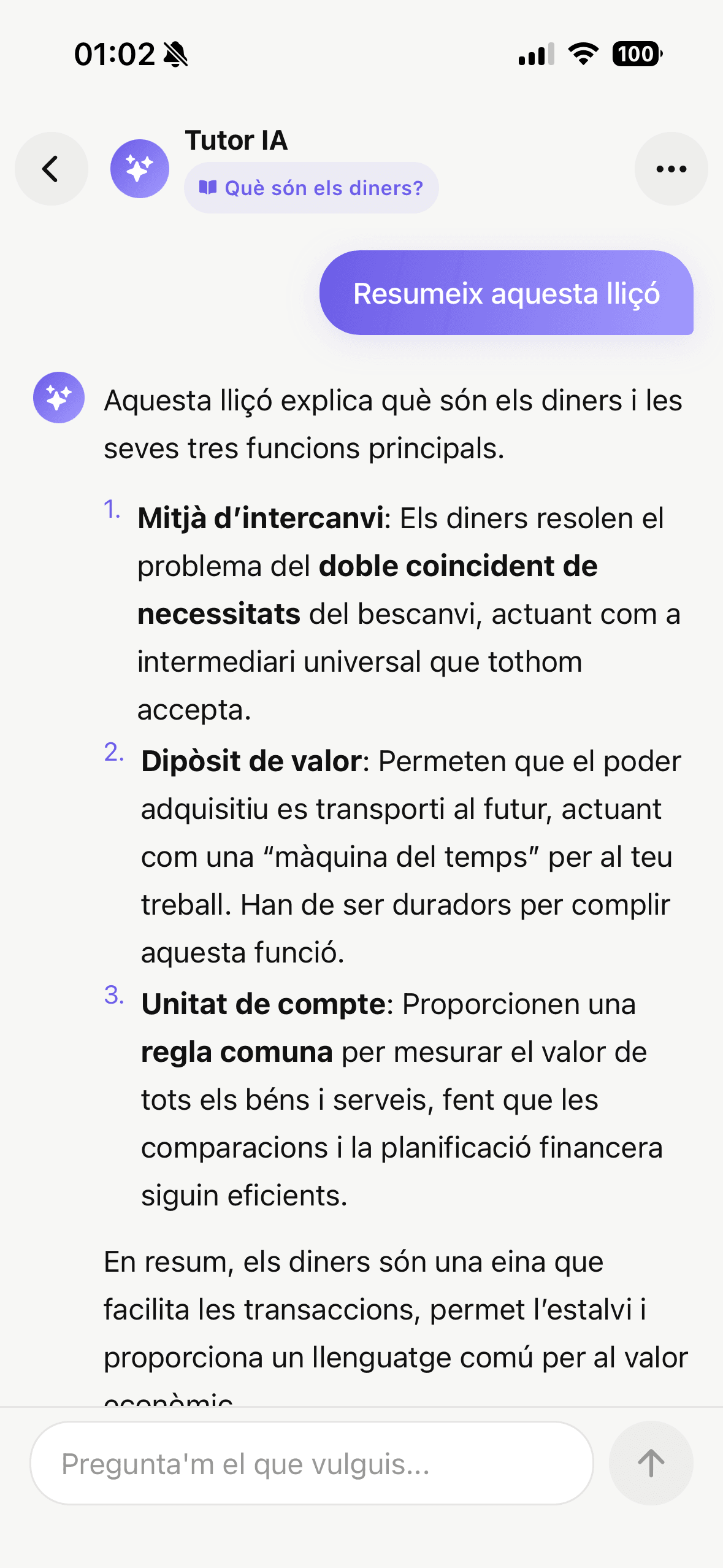 Pantalla de xat amb una conversa del Tutor IA